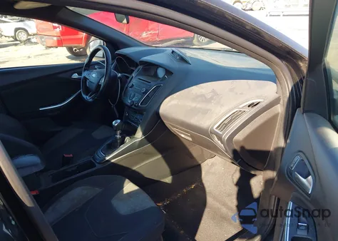 2017 Ford Focus из США, поврежденный, VIN 1FADP3L95HL333271